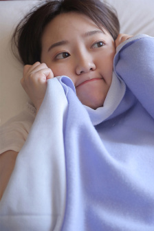 美女两腿间黑森林